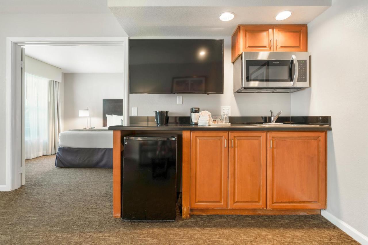One Bedroom Suite - Kitchenette at Chase Suites Hotel Brea-Fullerton