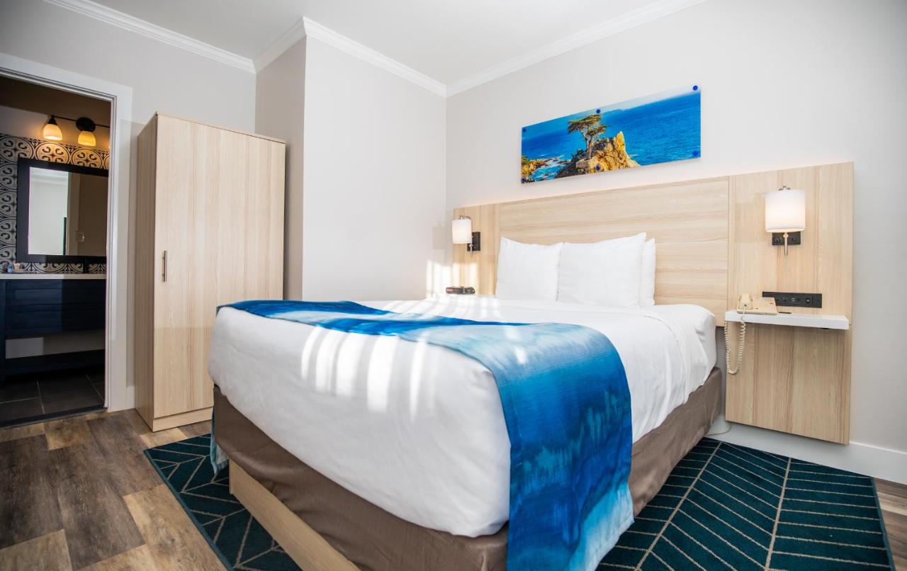 | Comfort Inn Carmel By the Sea