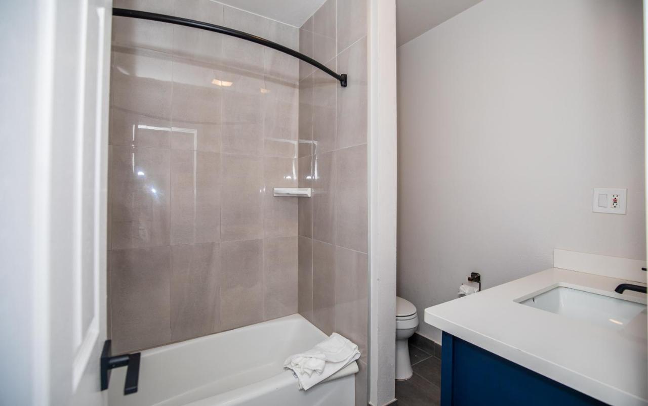 | Comfort Inn Carmel By the Sea