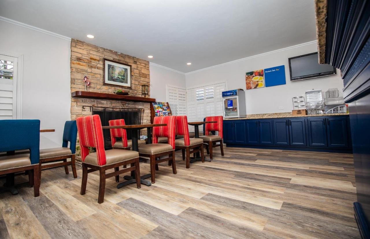 | Comfort Inn Carmel By the Sea