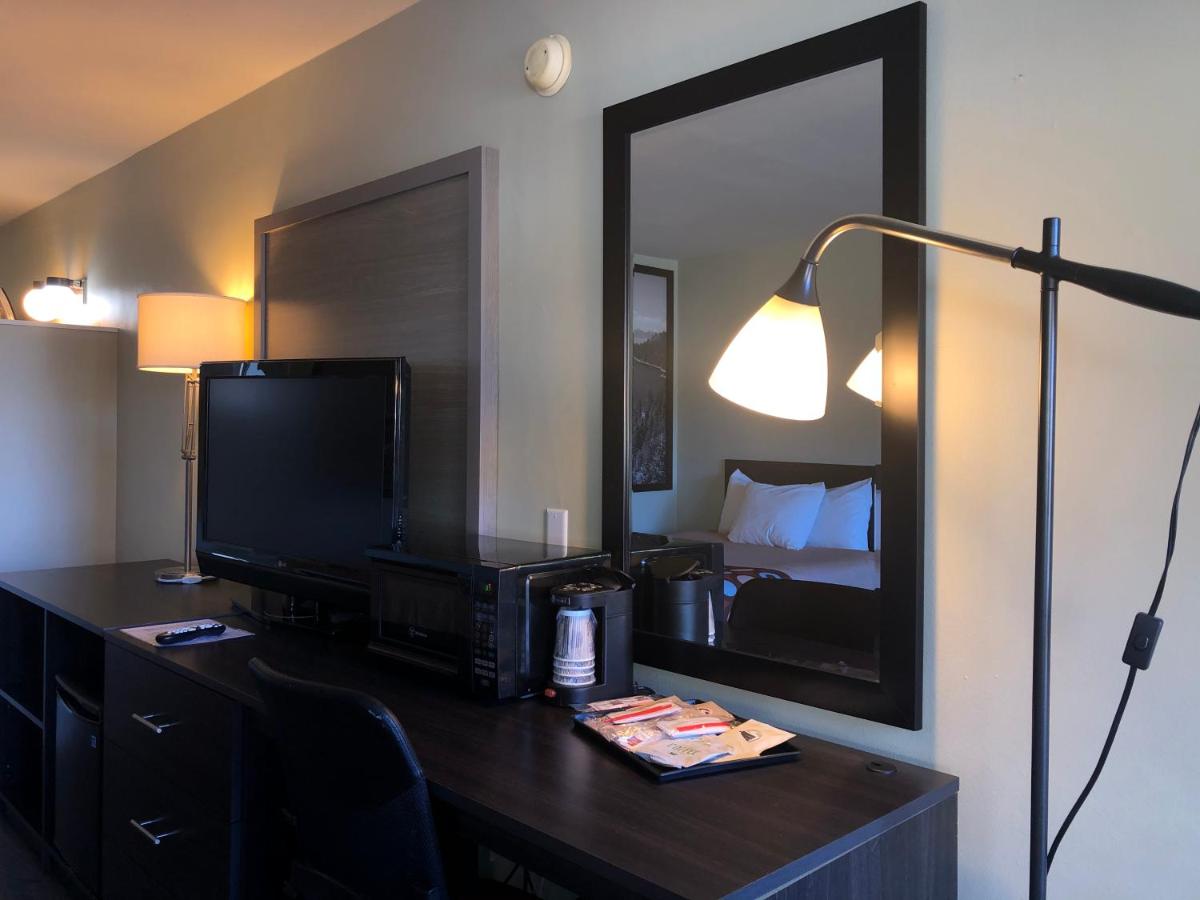 | Hotel Elevation
