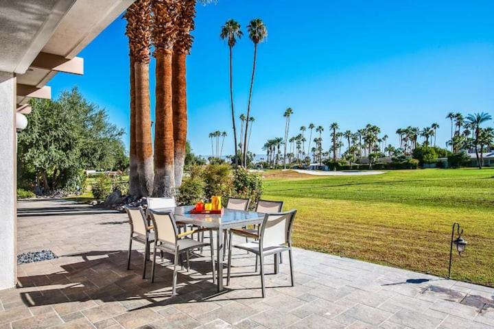 | Villa Collins Hideaway