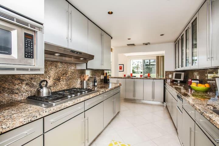 | Villa Collins Hideaway