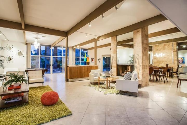 | Villa Collins Hideaway