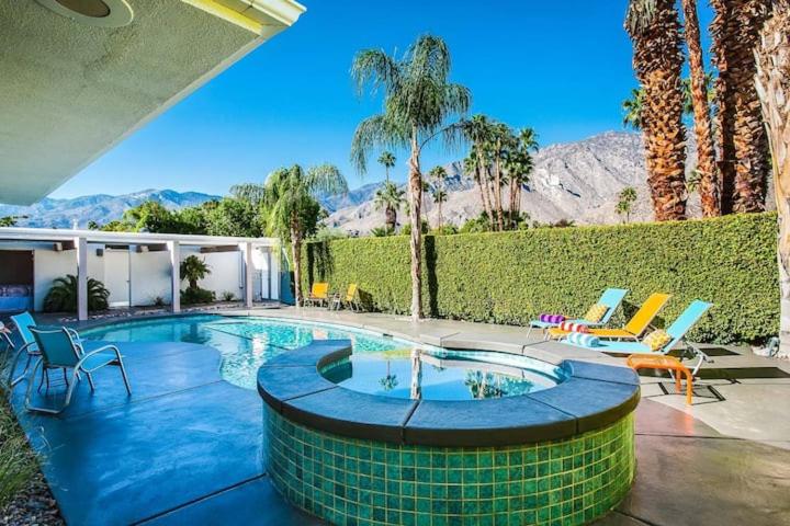 | Villa Collins Hideaway
