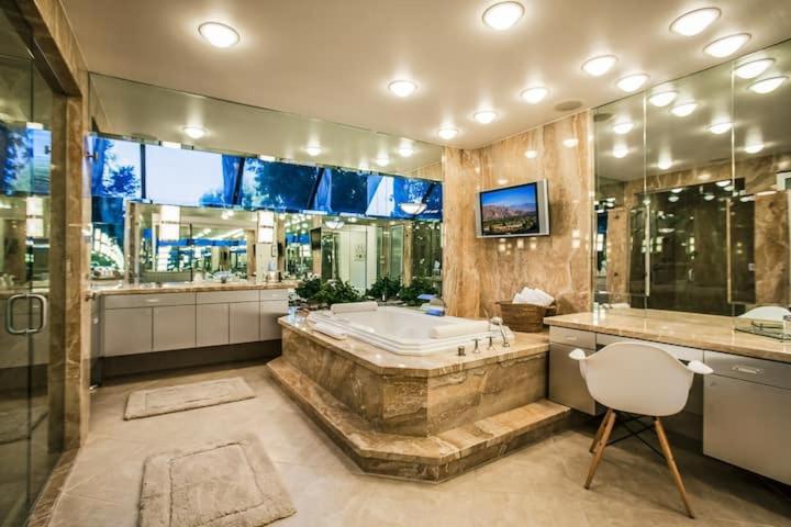 | Villa Collins Hideaway