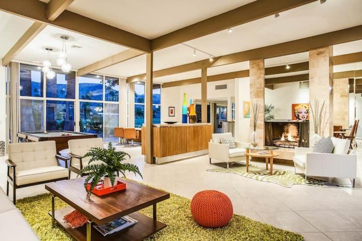 | Villa Collins Hideaway