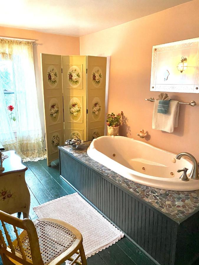 | The Bella Ella Bed and Breakfast