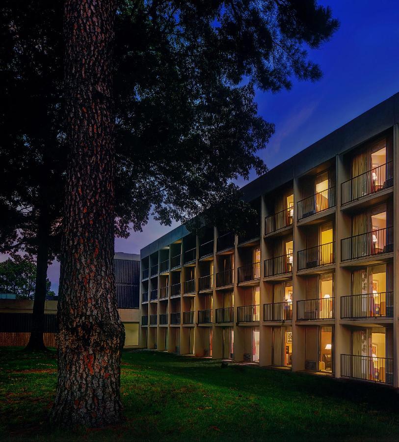  | Whispering Woods Hotel & Conference Center
