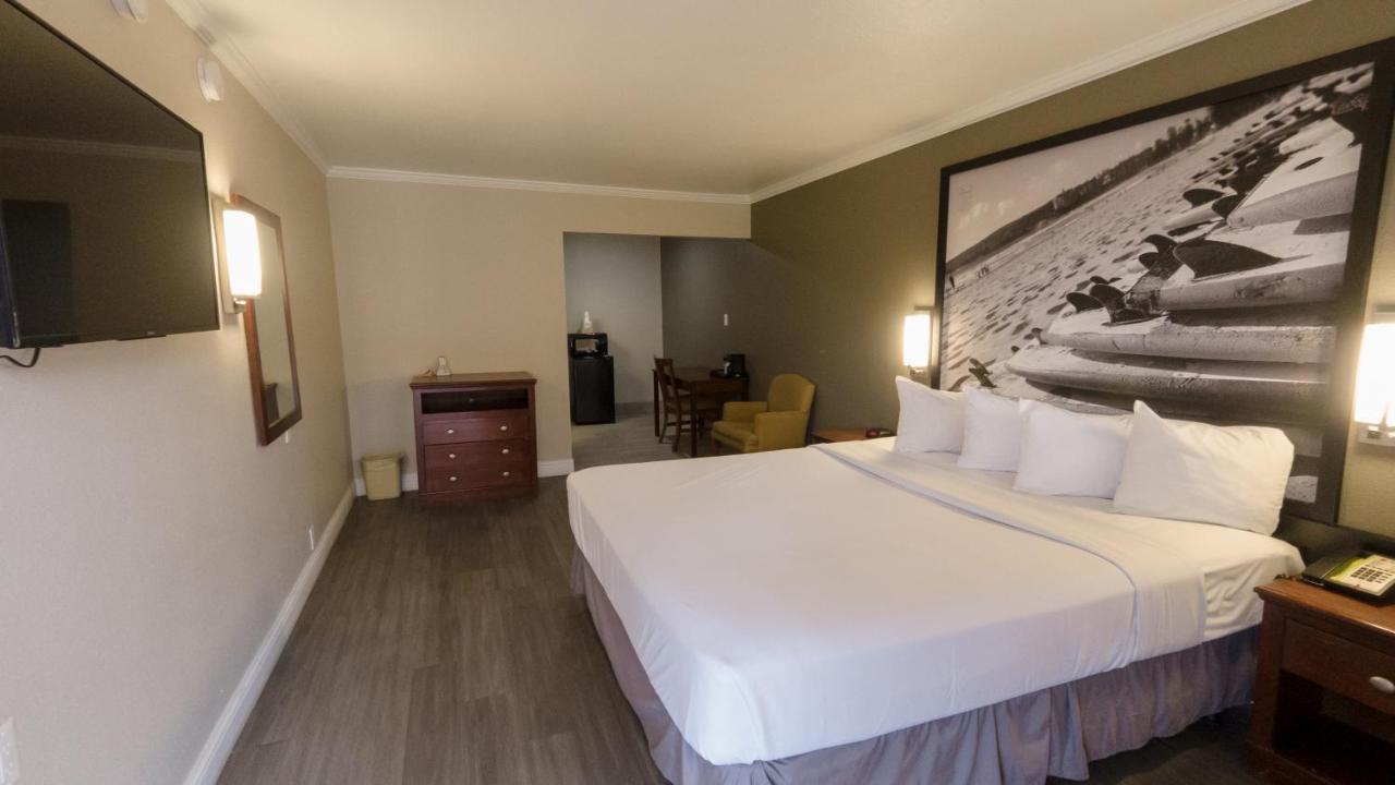 | Super 8 by Wyndham Santa Cruz/Beach Boardwalk East