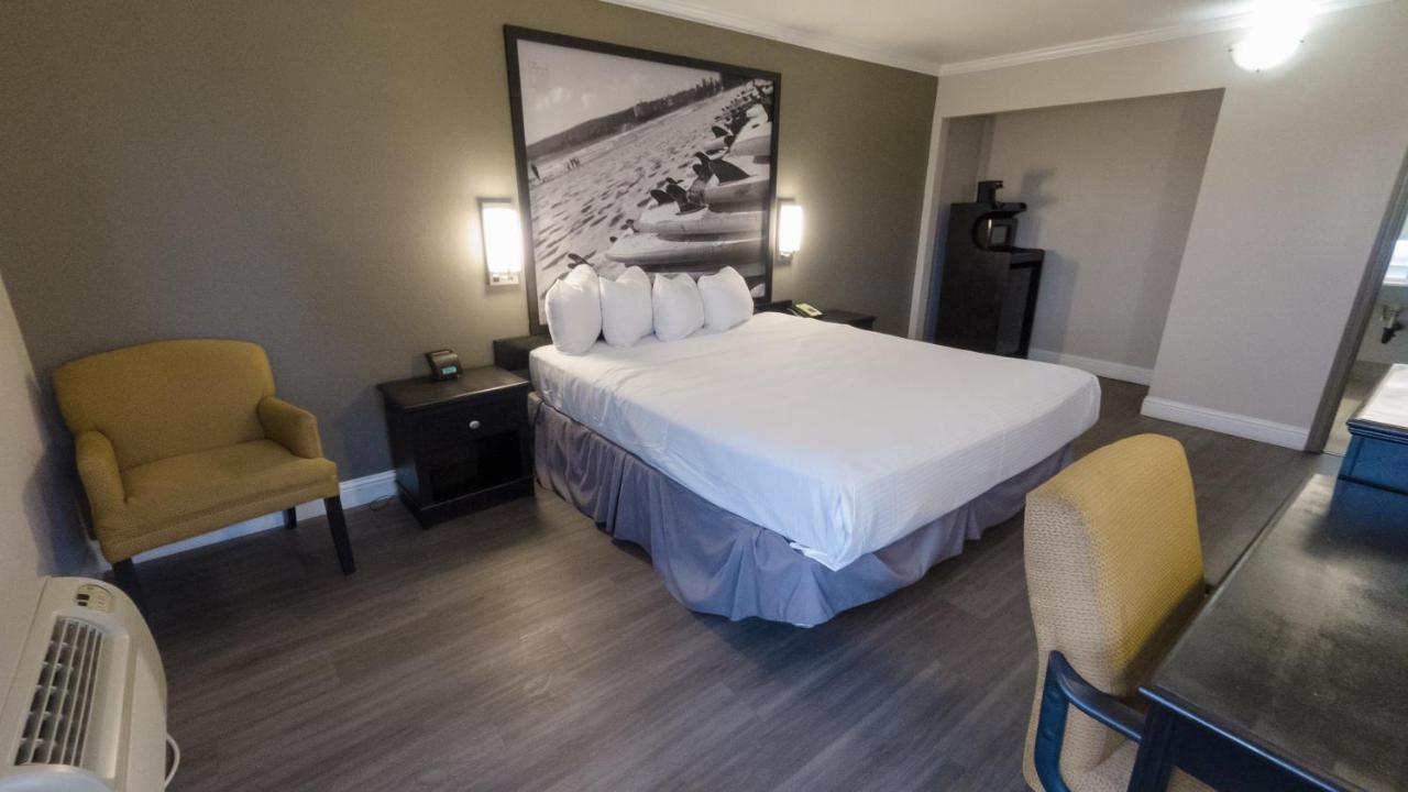 | Super 8 by Wyndham Santa Cruz/Beach Boardwalk East