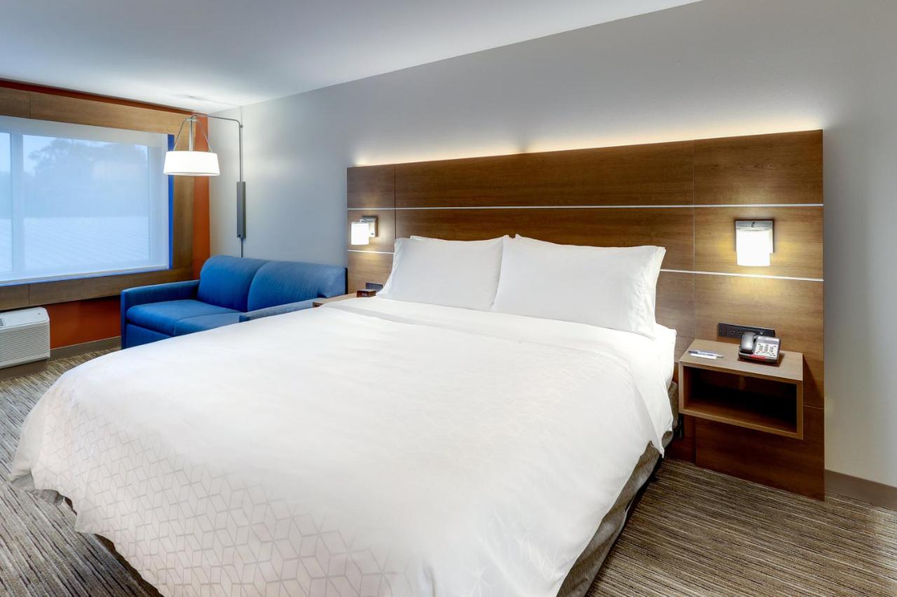King Suite - Non-Smoking at Holiday Inn Express & Suites Middletown - Goshen by IHG