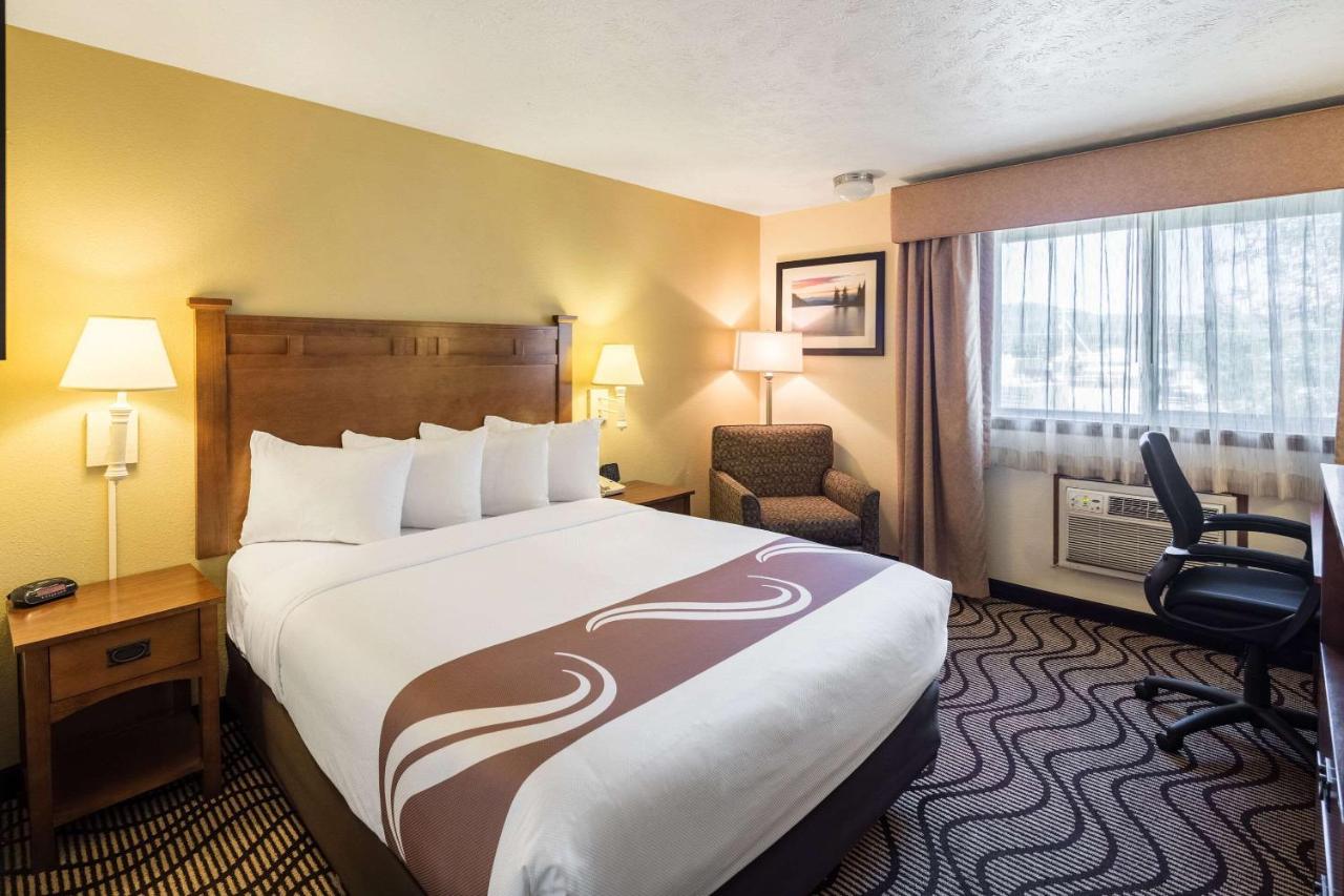 Queen Room at Quality Inn & Suites Coeur d'Alene