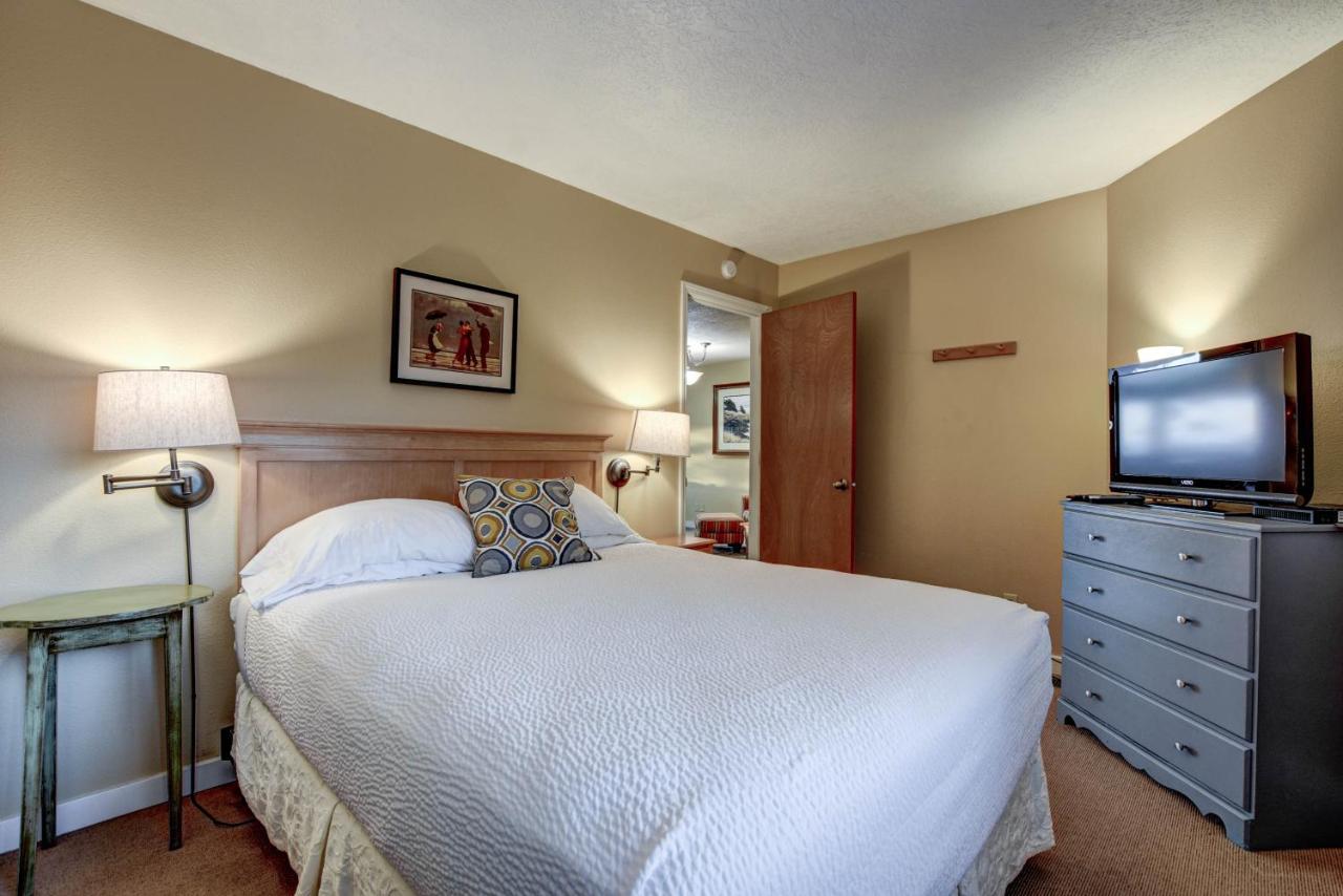Ocean View 2 room/loft condominium - 1.5 miles south of The Waves at The Waves