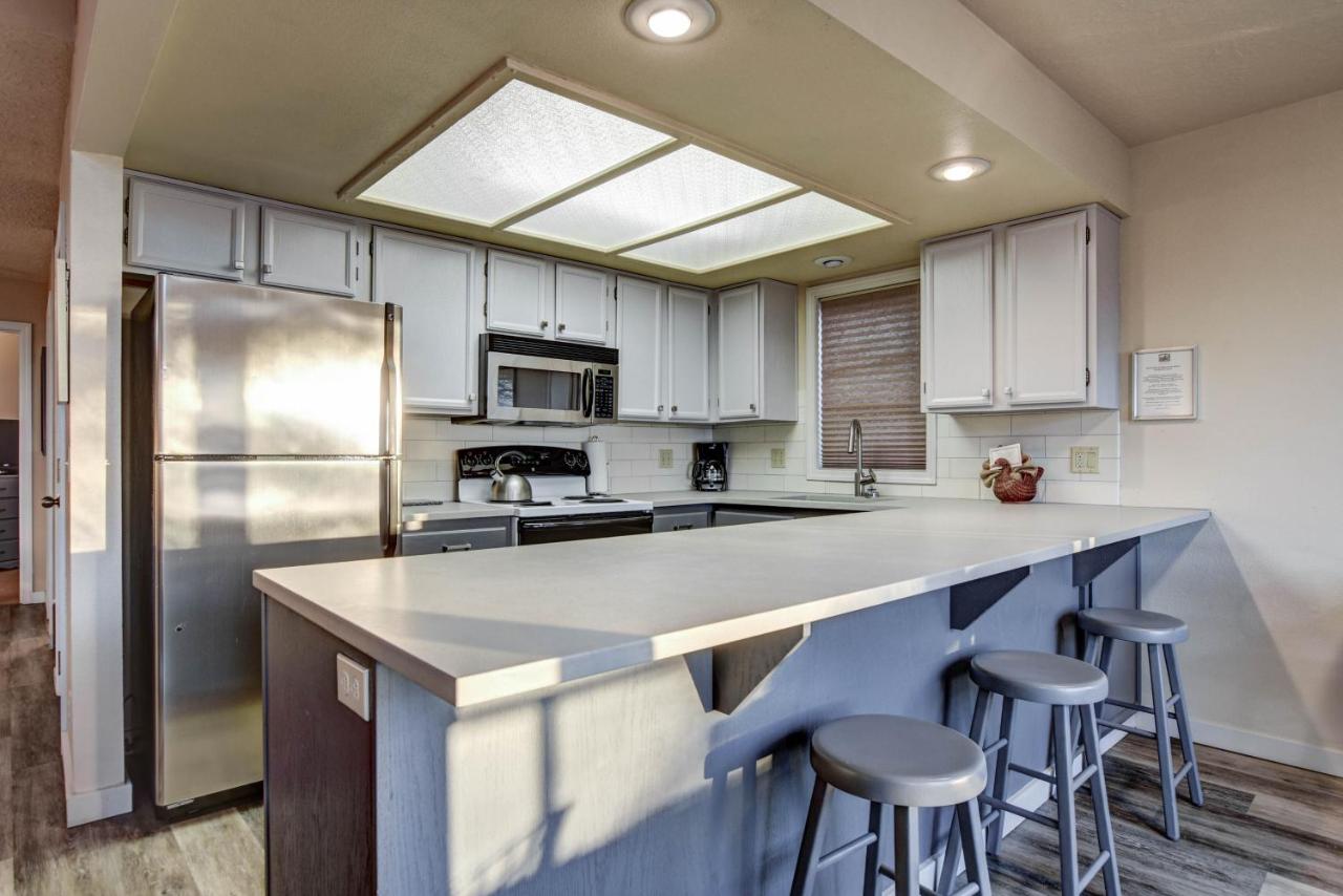 Ocean View 2 room/loft condominium - 1.5 miles south of The Waves at The Waves