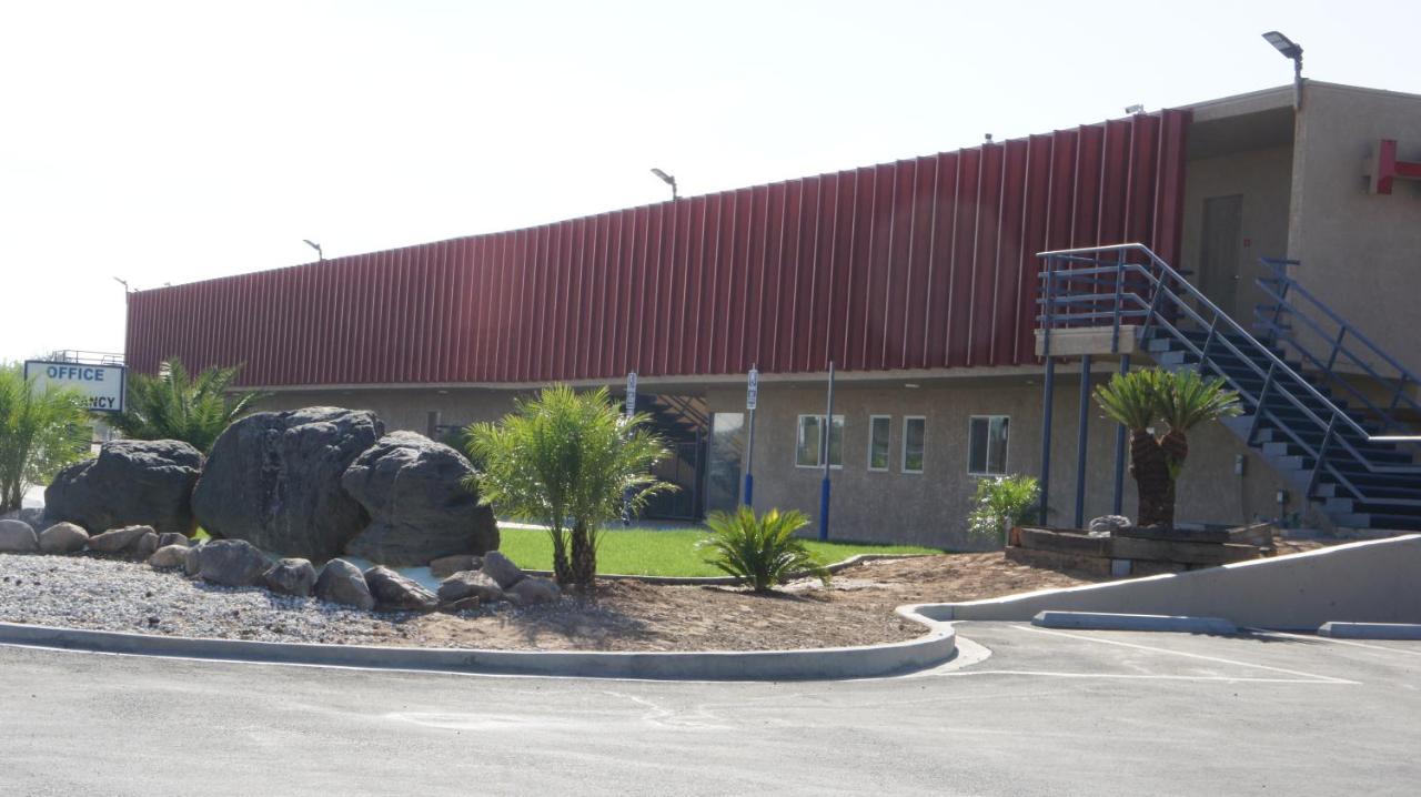| Apple Valley Hotel & Lodge