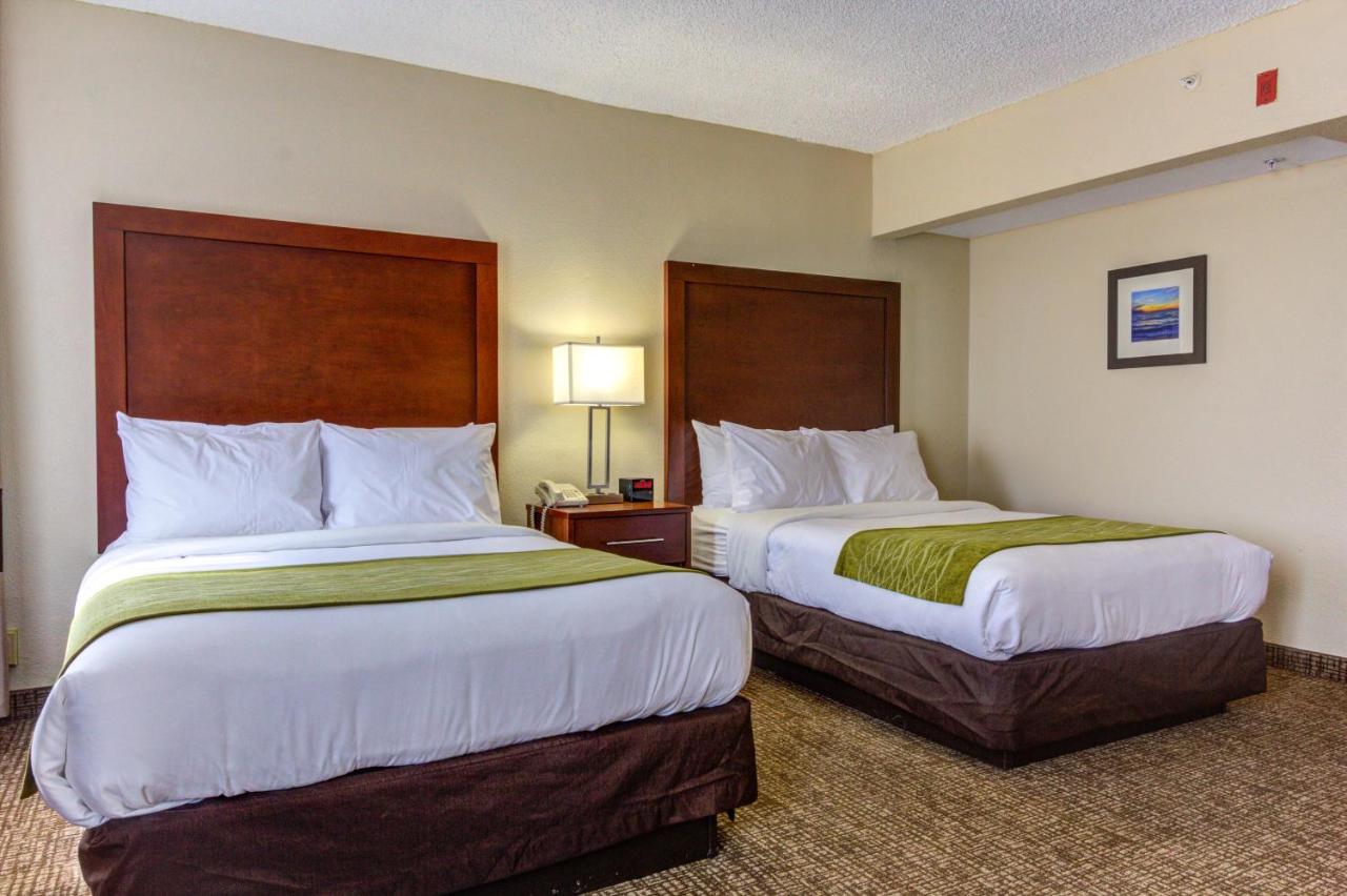 Double Room with Two Double Beds - Accessible/Non-Smoking/1st Floor at Comfort Inn St Petersburg North