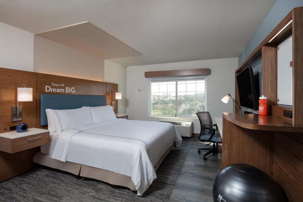  | Holiday Inn Express & Suites Denver Tech Center Englewood