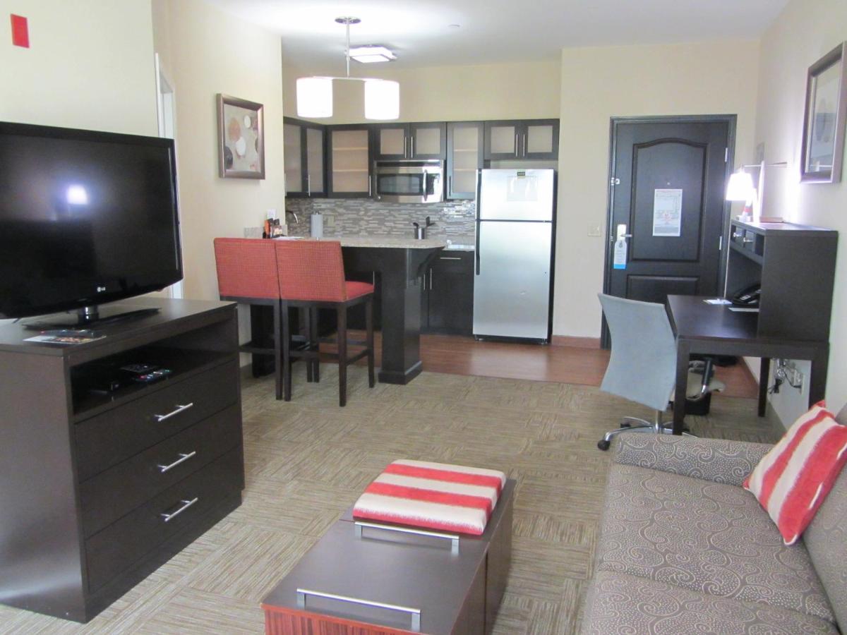 Studio Queen Suite with Accessible Roll In Shower - Non-Smoking at Staybridge Suites Amarillo - Western Crossing by IHG