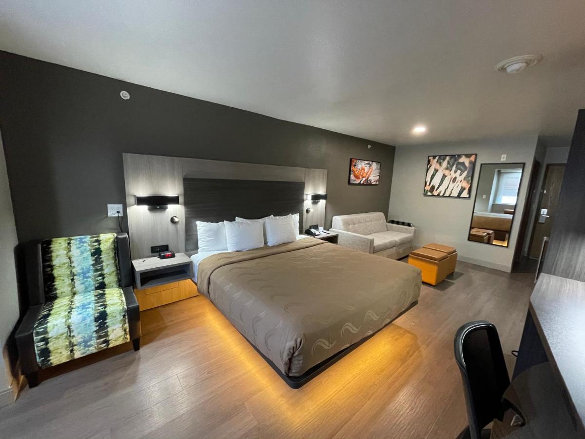 King Suite - Non-Smoking at Quality Inn & Suites North Mesquite I-30