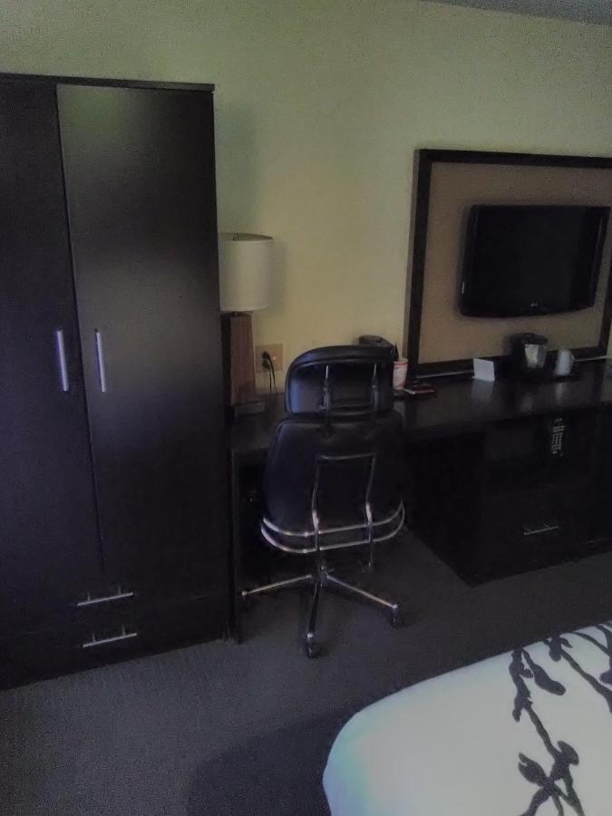 Queen Room - Accessible/Nonsmoking at Sleep Inn Summersville