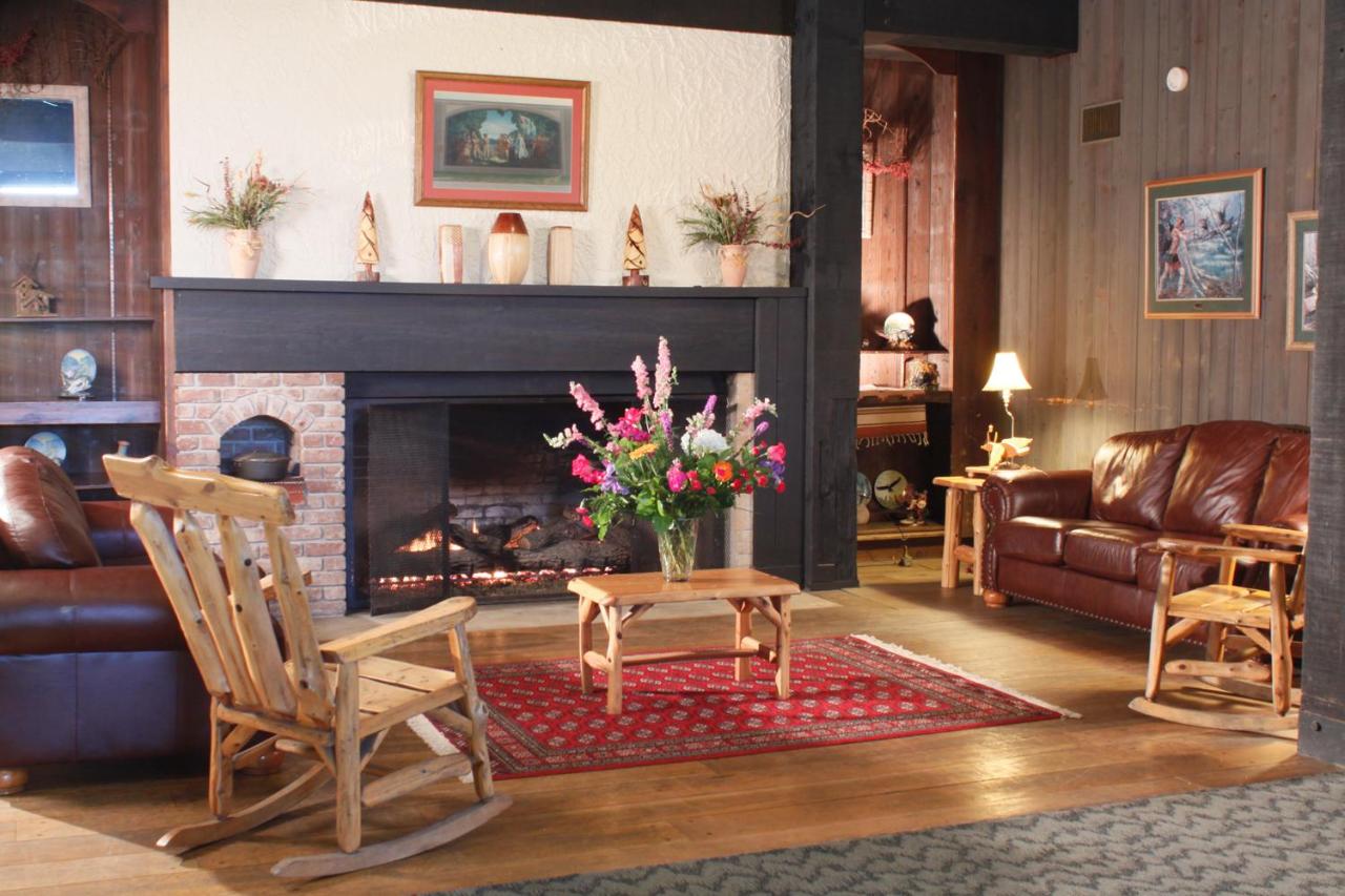 | Shawnee Lodge & Conference Center