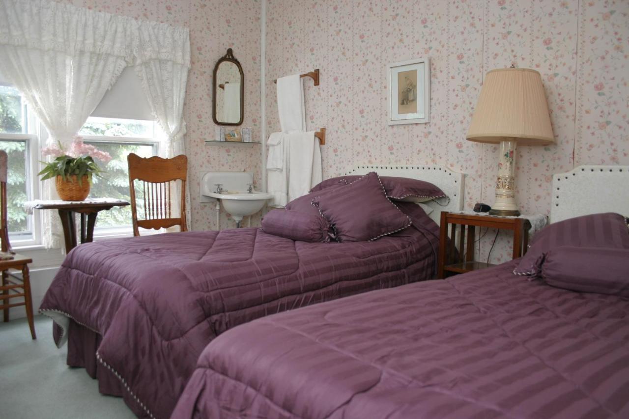 | Inn at Starlight Lake & Restaurant