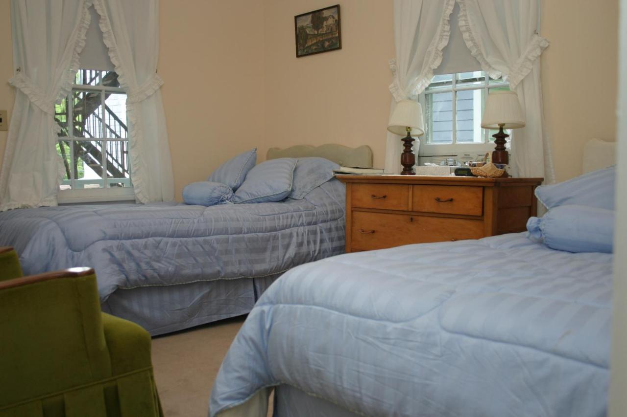 | Inn at Starlight Lake & Restaurant