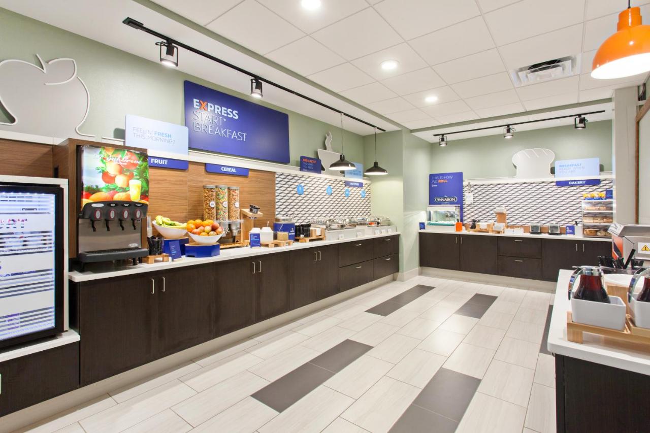 | Holiday Inn Express & Suites - Moses Lake, an IHG Hotel