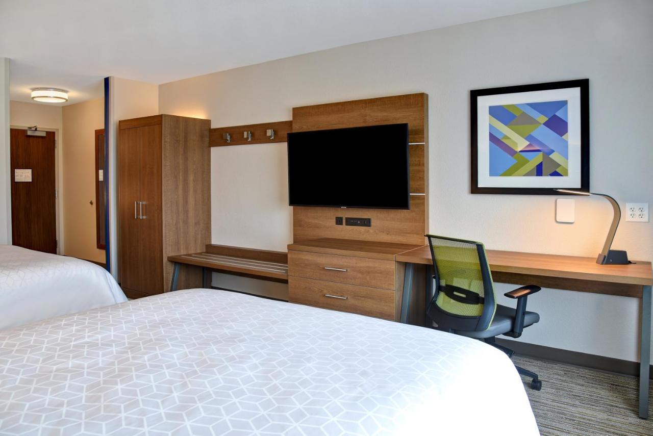 | Holiday Inn Express & Suites - Ottawa, an IHG Hotel
