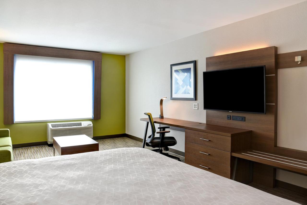 | Holiday Inn Express & Suites - Ottawa, an IHG Hotel