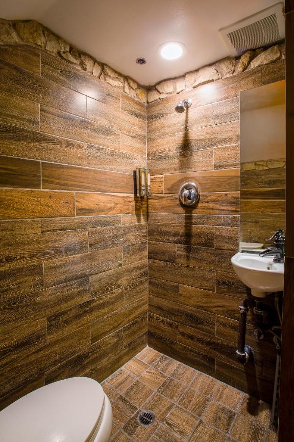 | Nomads Hotel