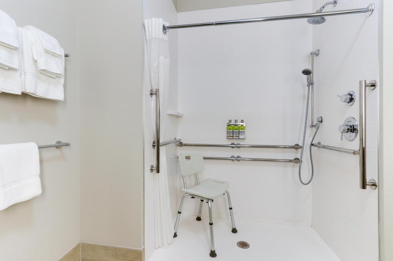 King Room - Mobility Access/Roll in Shower - Non-Smoking at Holiday Inn Express & Suites Middletown - Goshen by IHG