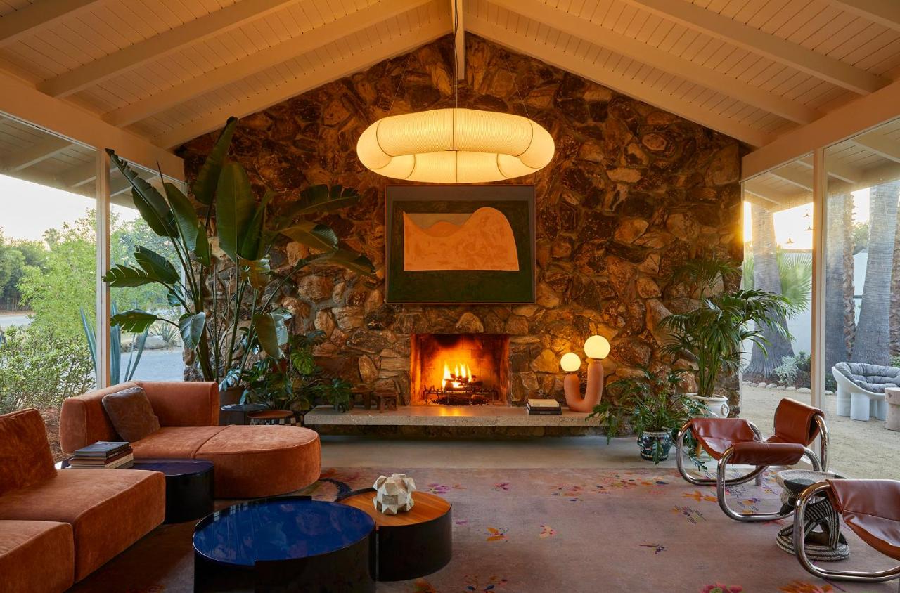 | The Capri Hotel