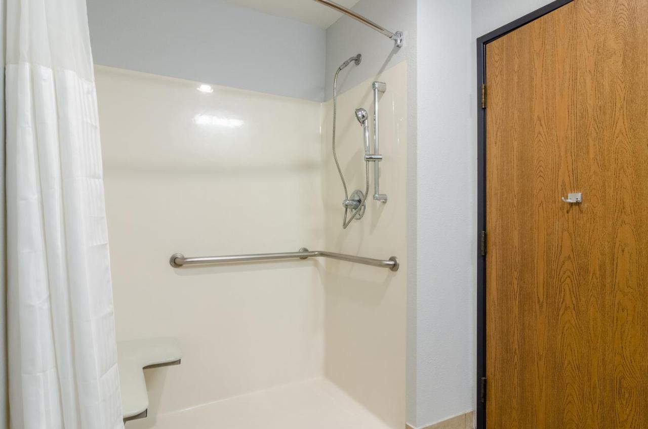 1 Queen Bed Accessible at Red Lion Inn & Suites Des Moines