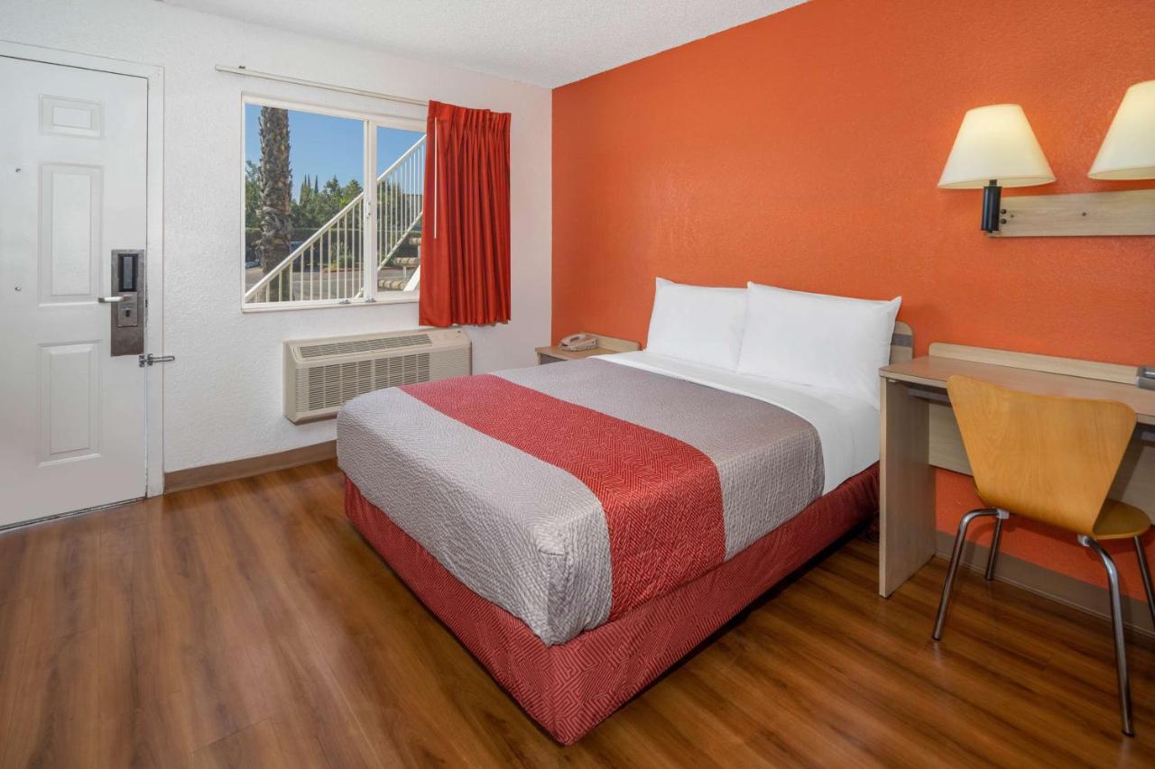 | Motel 6-Sepulveda, CA - Los Angeles - Van Nuys - North Hills
