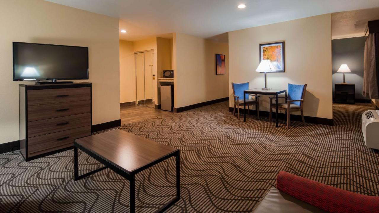  | Best Western Plus Heritage Inn