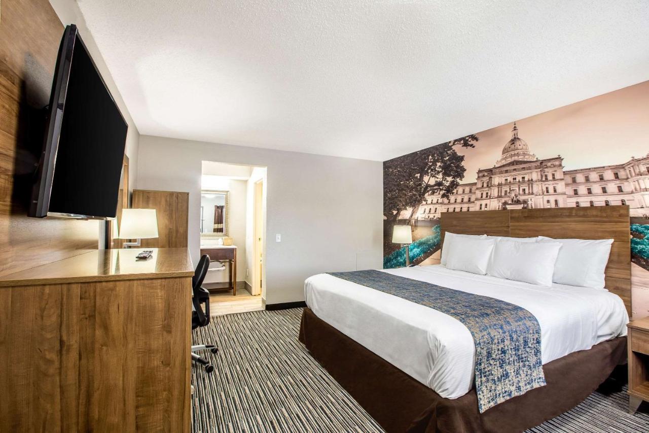King Room - Non-Smoking at Clarion Pointe East Lansing University Area