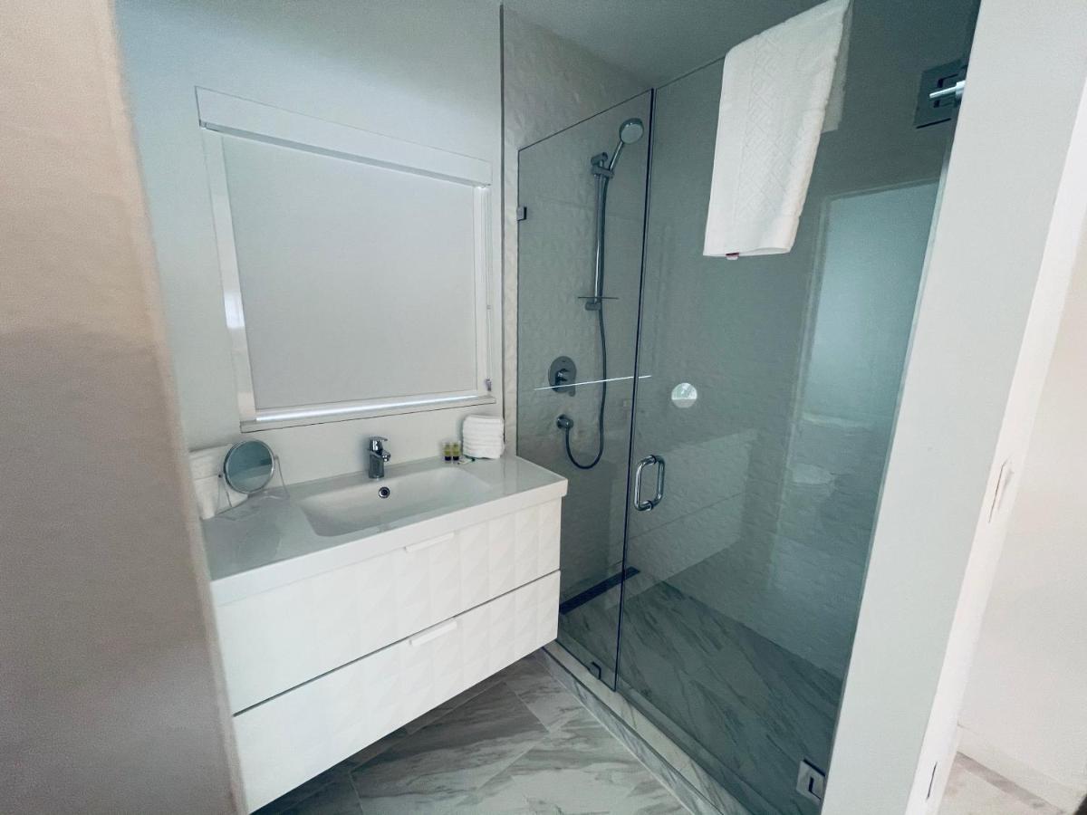 Studio Apartment with Sea View at The Marlin Beachside