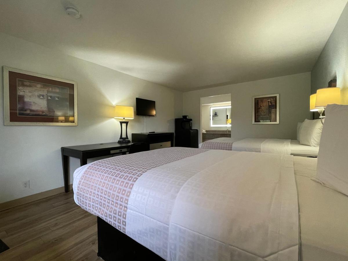  | Tricove Inn & Suites