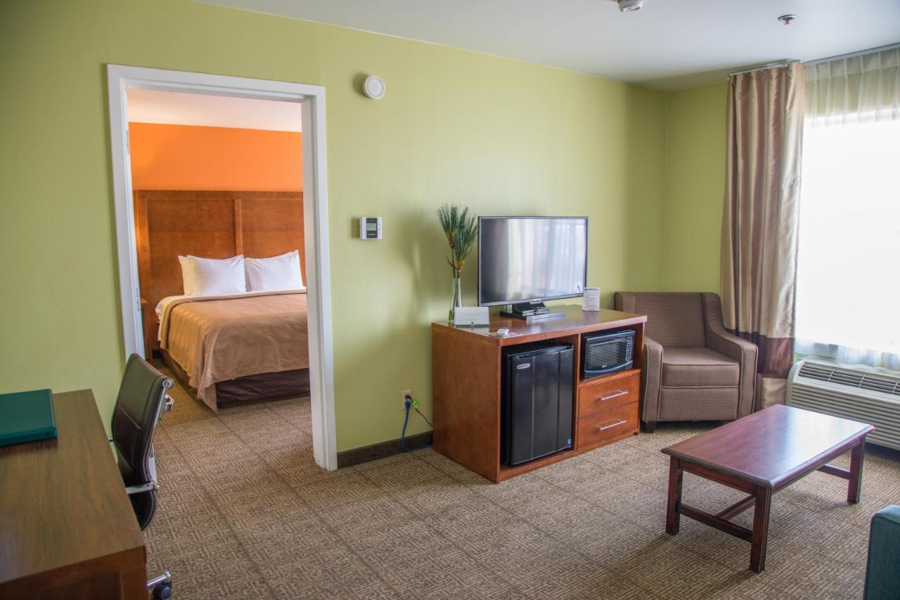 Efficiency King Suite - Accessible/Non-Smoking at Quality Inn Merced Gateway to Yosemite