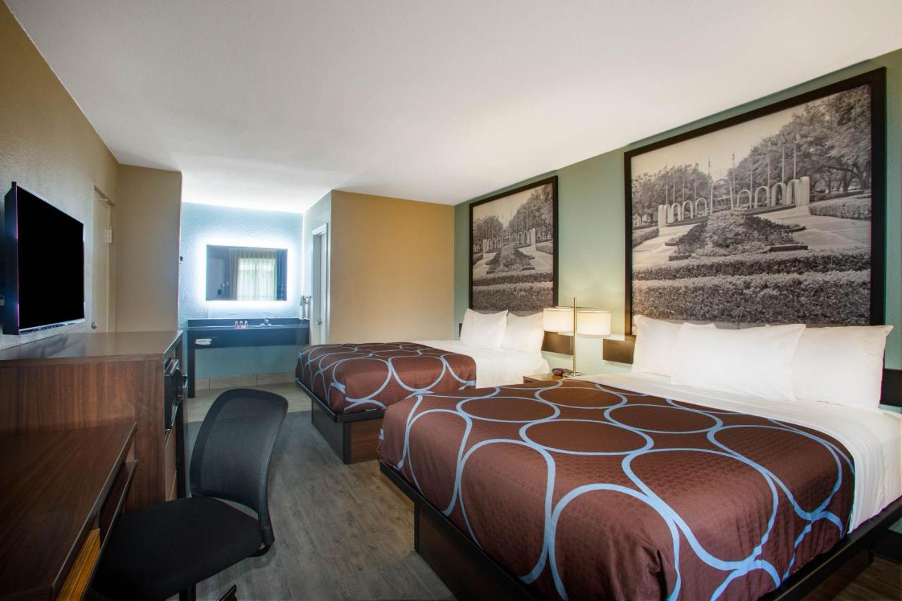 Queen Room with Two Queen Beds - Mobility Access/Non-Smoking at Super 8 by Wyndham Mobile I-65