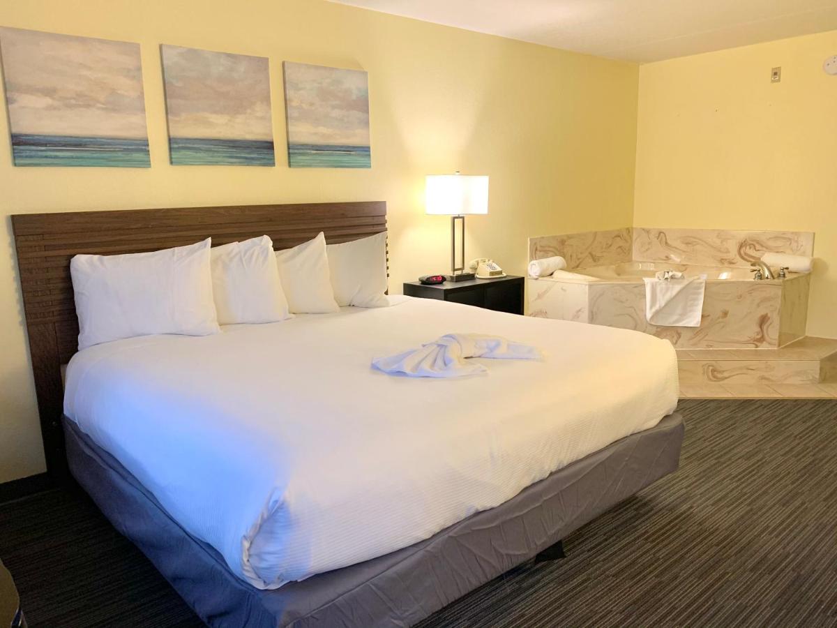 | Seven Gables Inn