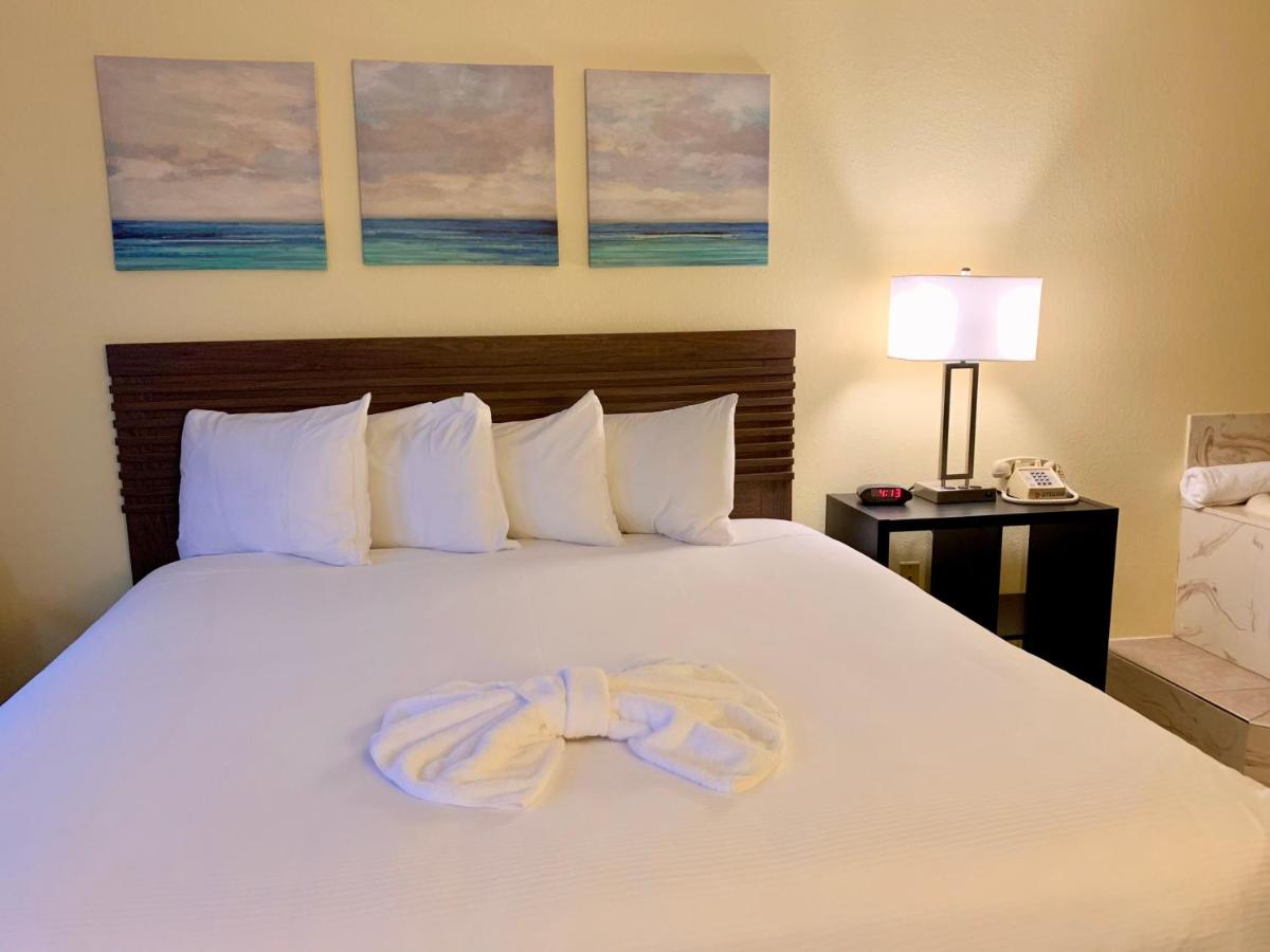 | Seven Gables Inn