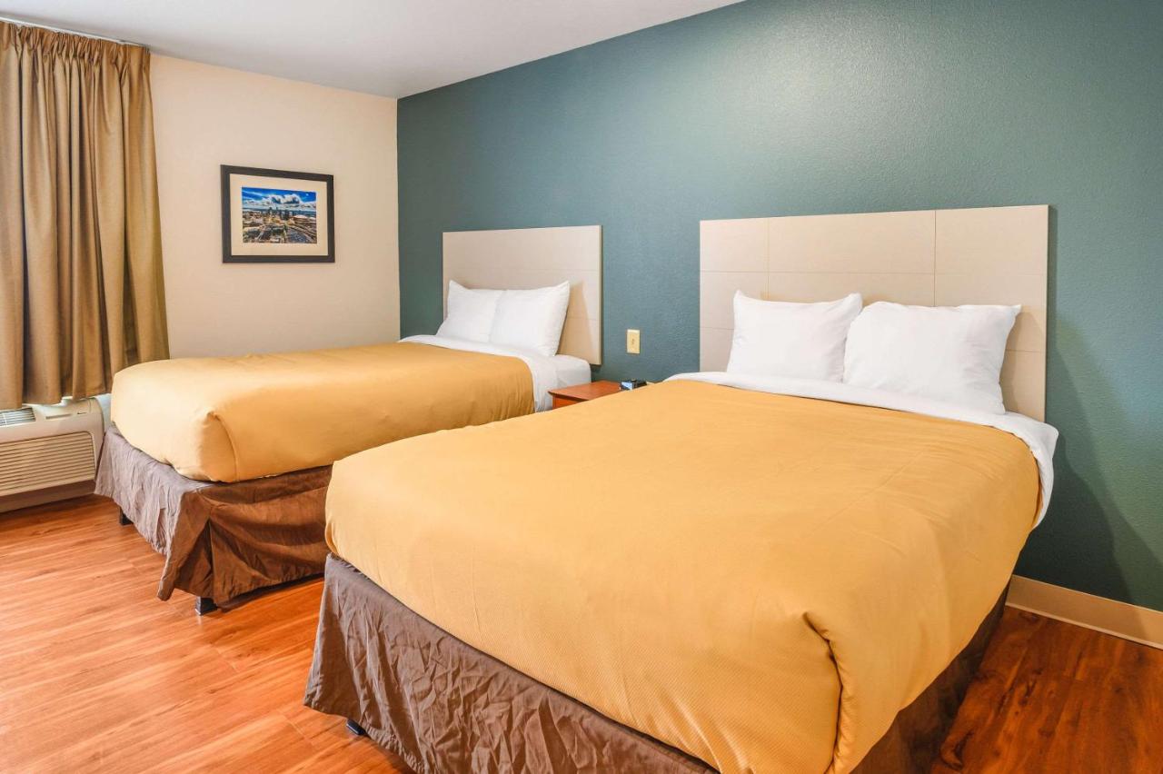Double Room with Two Double Beds - Non-Smoking at Suburban Studios Hammond