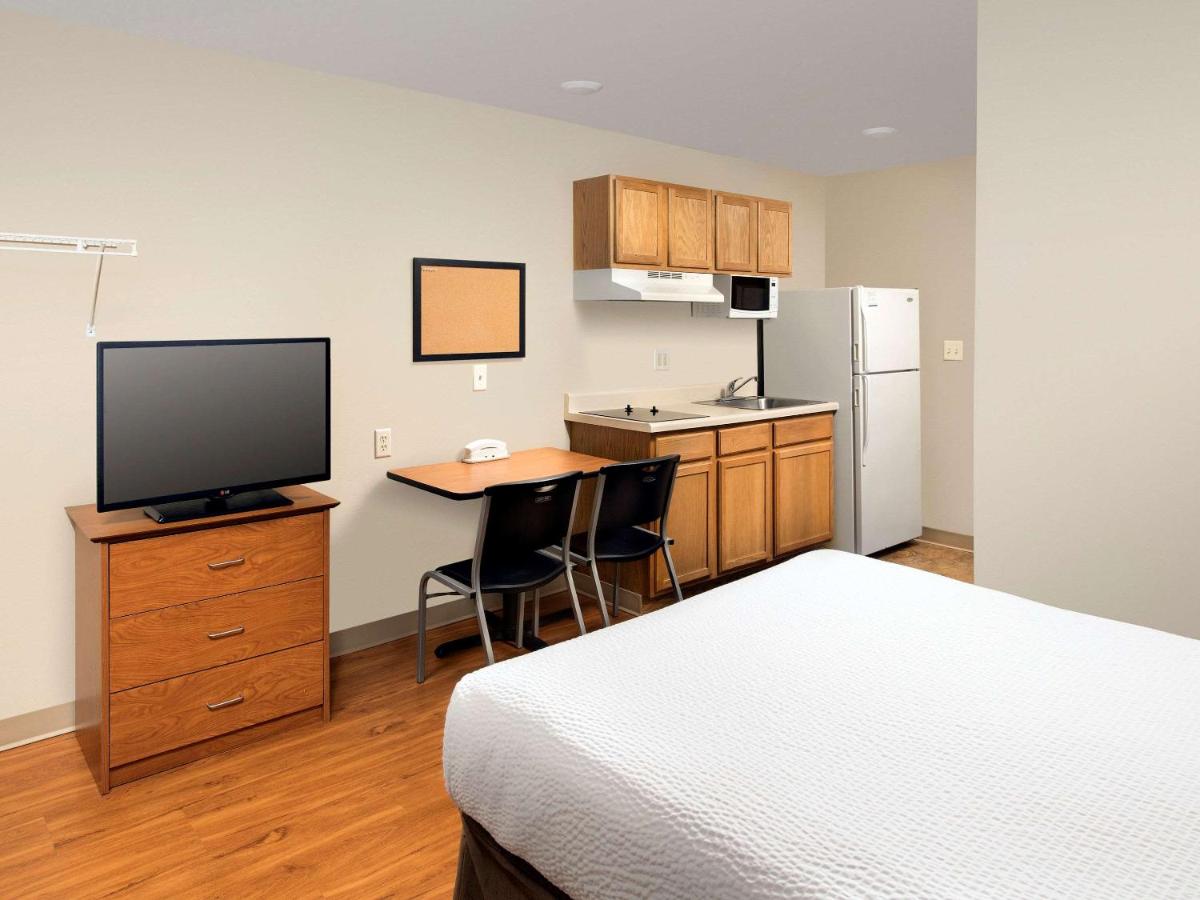 Standard Double Room with Roll-In Shower - Disability Access/Non-Smoking at WoodSpring Suites Louisville Clarksville