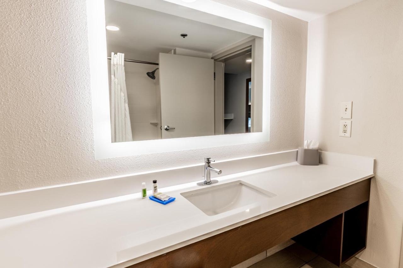 Executive King Room - Non-Smoking at Holiday Inn Express Indianapolis South by IHG