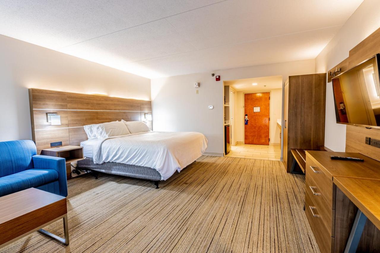 King Room with Sofa Bed - Non-Smoking at Holiday Inn Express Indianapolis South by IHG