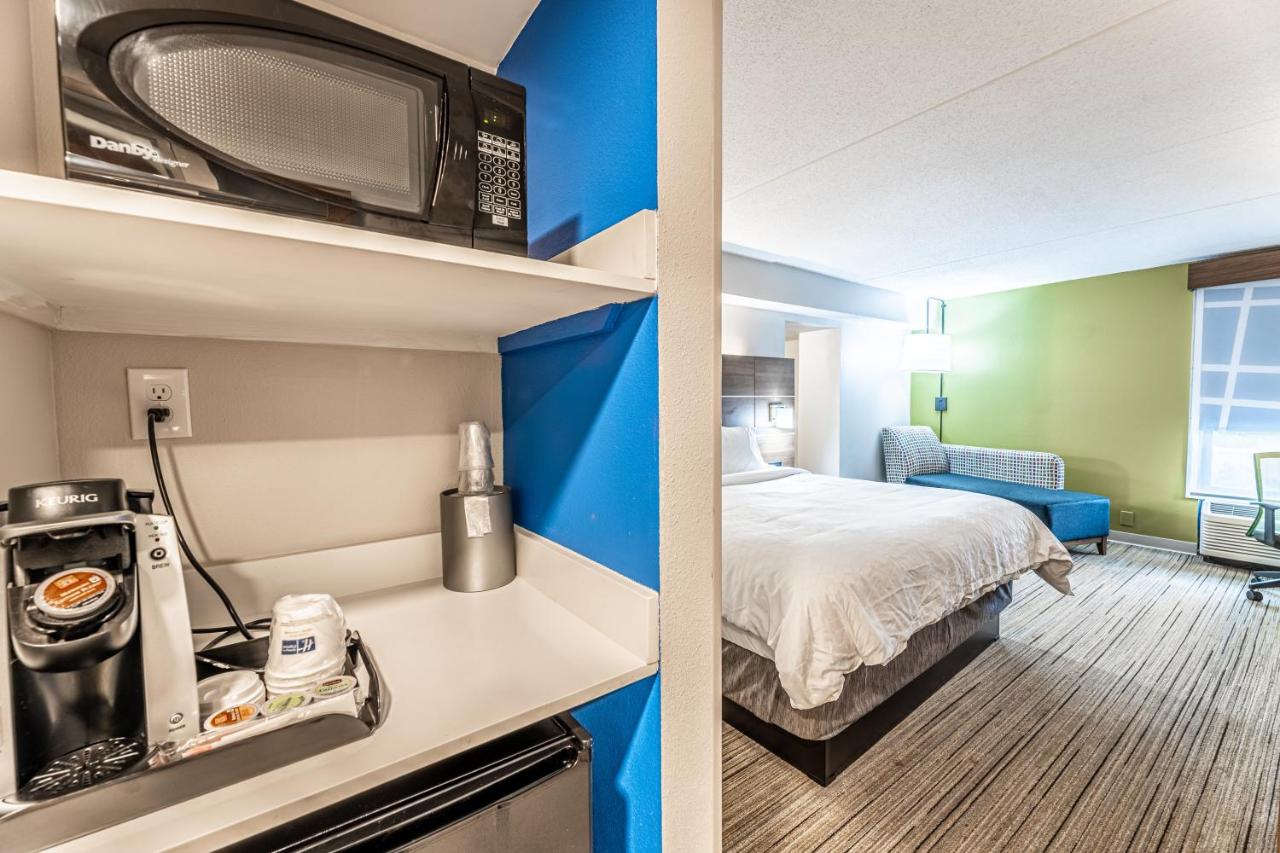 Executive King Room - Non-Smoking at Holiday Inn Express Indianapolis South by IHG