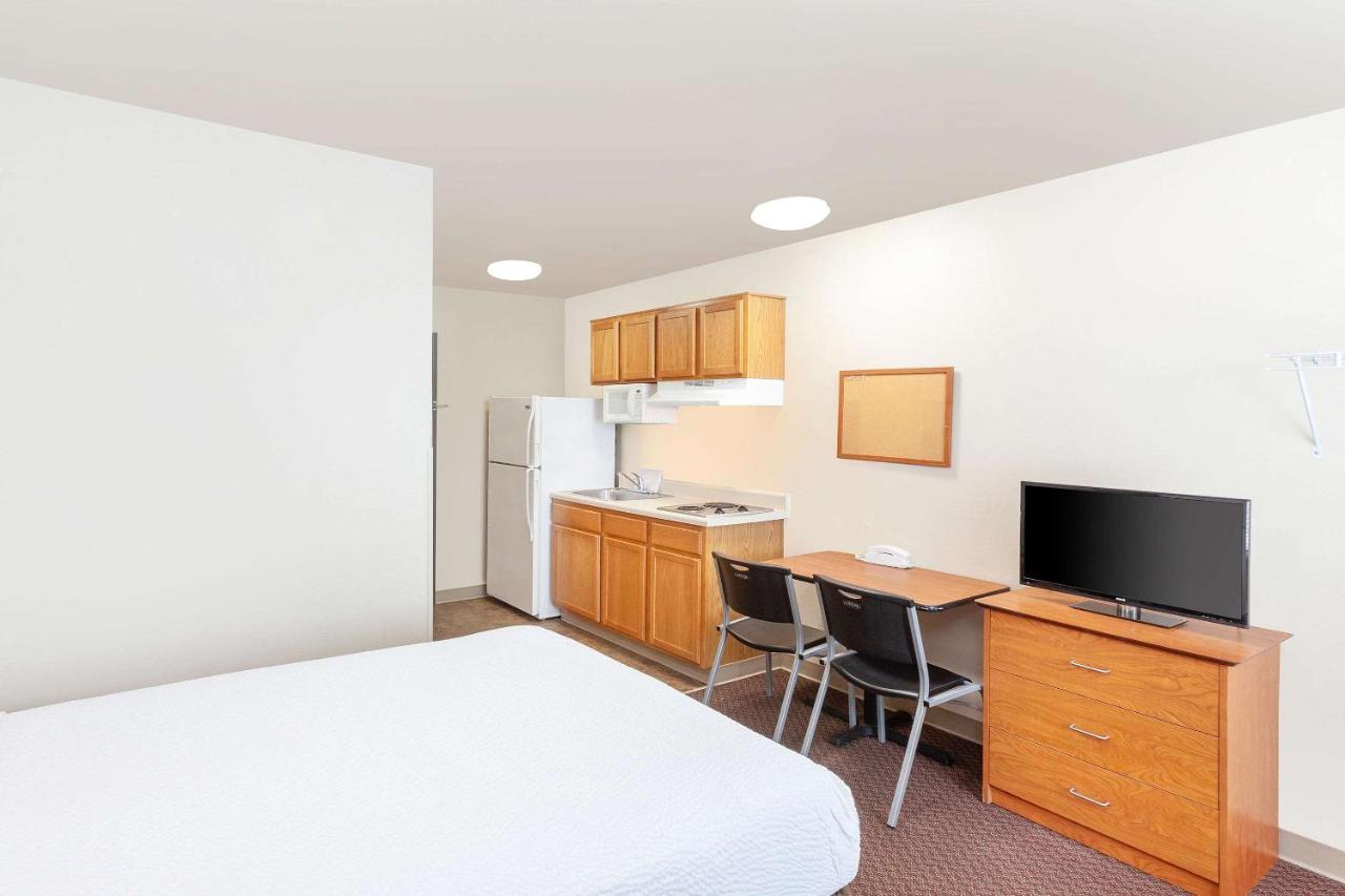 Standard Double Room - Non-Smoking at WoodSpring Suites Sioux Falls